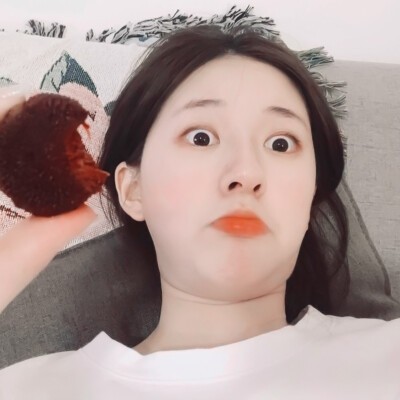  ◆ ◇ RED LIPSTICK