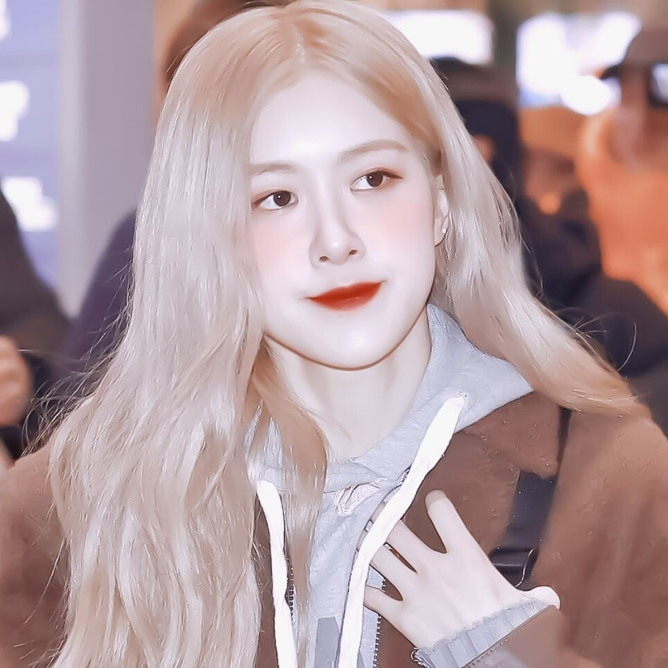 #朴彩英Rosé#
：想和你去银河流落 挣脱到引力挣脱
©银河冒险家 Firstlove_rose