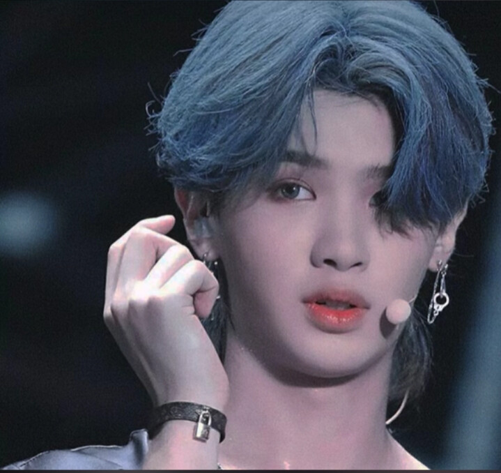 黄明昊