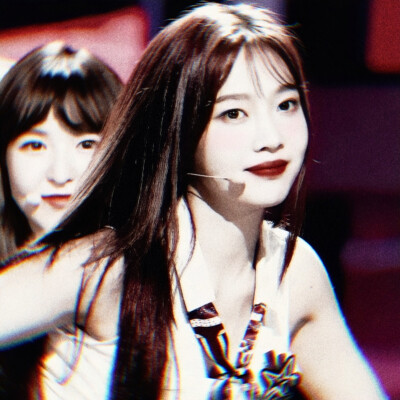 “我最不屑一顾的，就是你和我的相像。”
©®温执欢