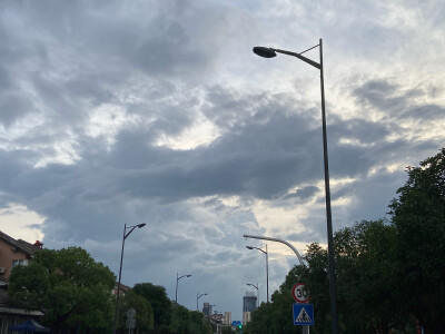 奇形怪状之☁️