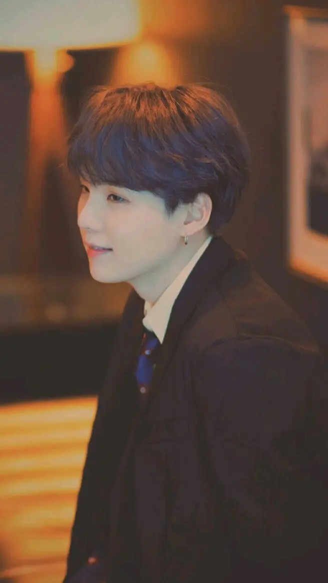 闵玧其 SUGA