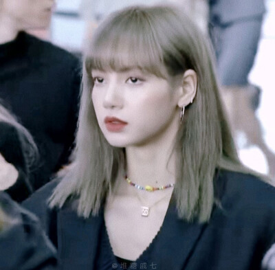 Lisa
©戚七