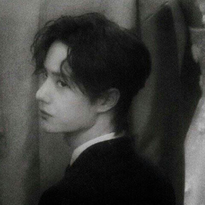 连琑反应战山为王博君一肖情侣头像