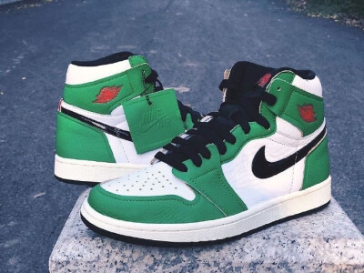 Air Jordan 1 High OG
「Lucky Green」