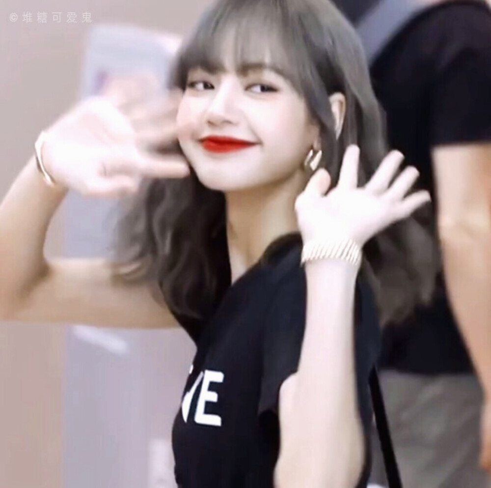  #Lisa#
戚七
原截顾依甜