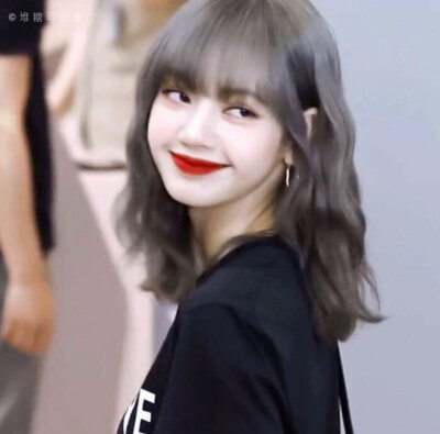  #Lisa#
戚七
原截顾依甜