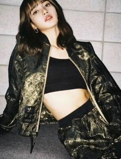 BLACKPINK！！！
啊啊啊啊啊啊我爱你们！！！
呜呜呜实在是太美了。