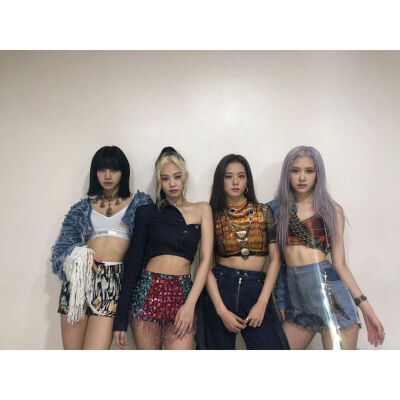 BLACKPINK
Jisoo金智秀
Jennie金智妮
ROSé朴彩英
Lisa
回归