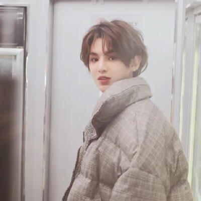 Justin黄明昊