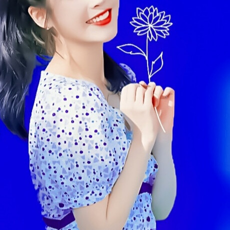 
♚ <iu> 笑っているのは花のようだ
