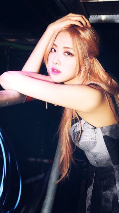 BLACKPINK
澳洲野玫瑰罗婕女士朴彩英ROSÉ