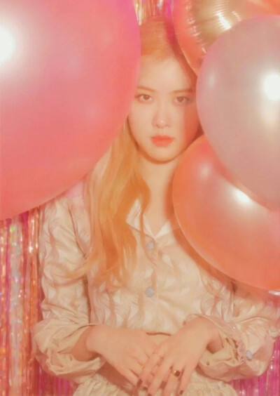 BLACKPINK
澳洲野玫瑰罗婕女士朴彩英ROSÉ