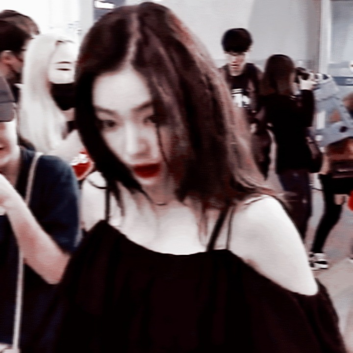  聚 × 光 × 灯 × 下