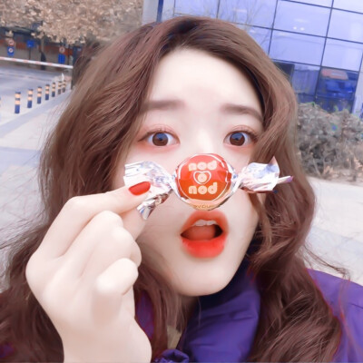  ◆ ◇ RED LIPSTICK