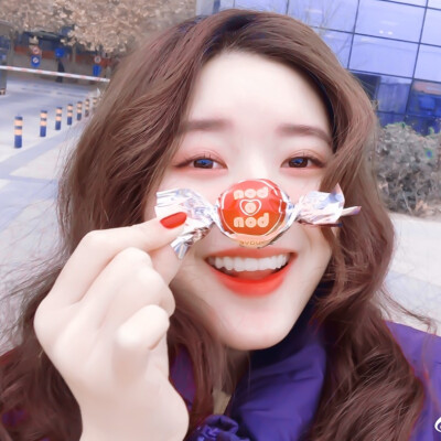  ◆ ◇ RED LIPSTICK