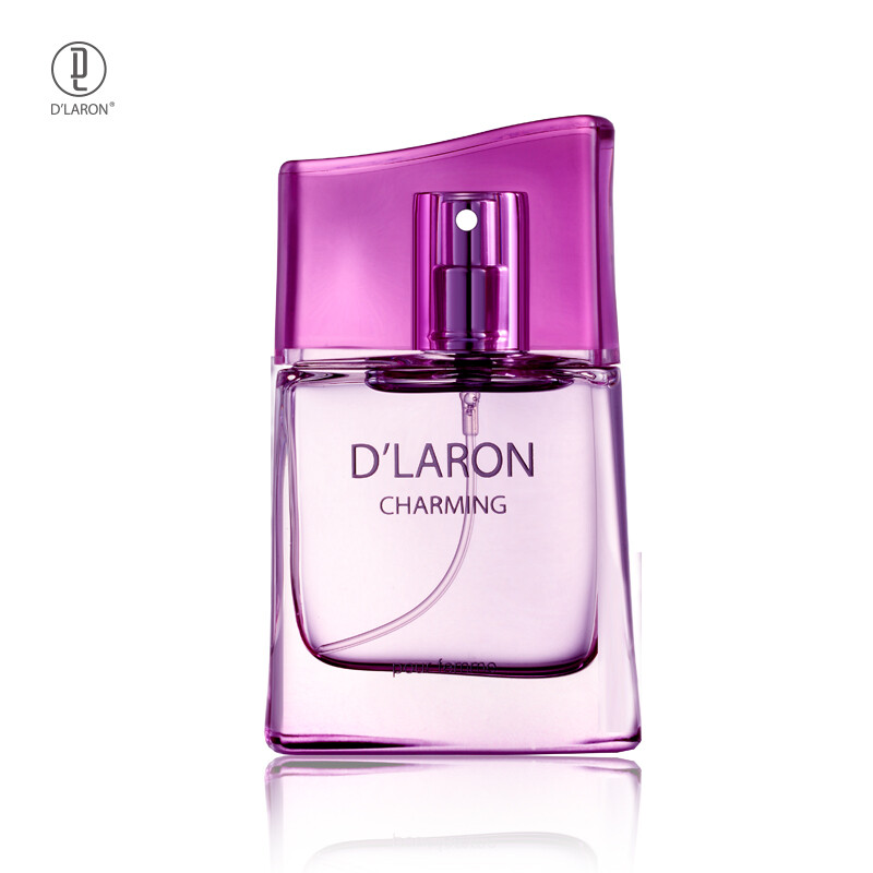 多种优雅明亮的花香糅合成charming,以梨和桃子开场,清甜芬芳,柔美