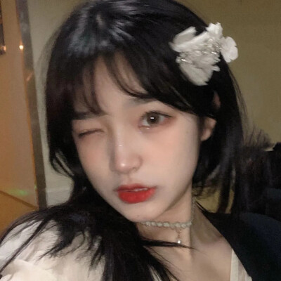 真人女头
眼熟小柒
侵权告删