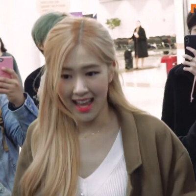 rose可二改
注明/小然睡了