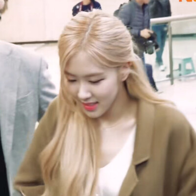 rose可二改
注明/小然睡了