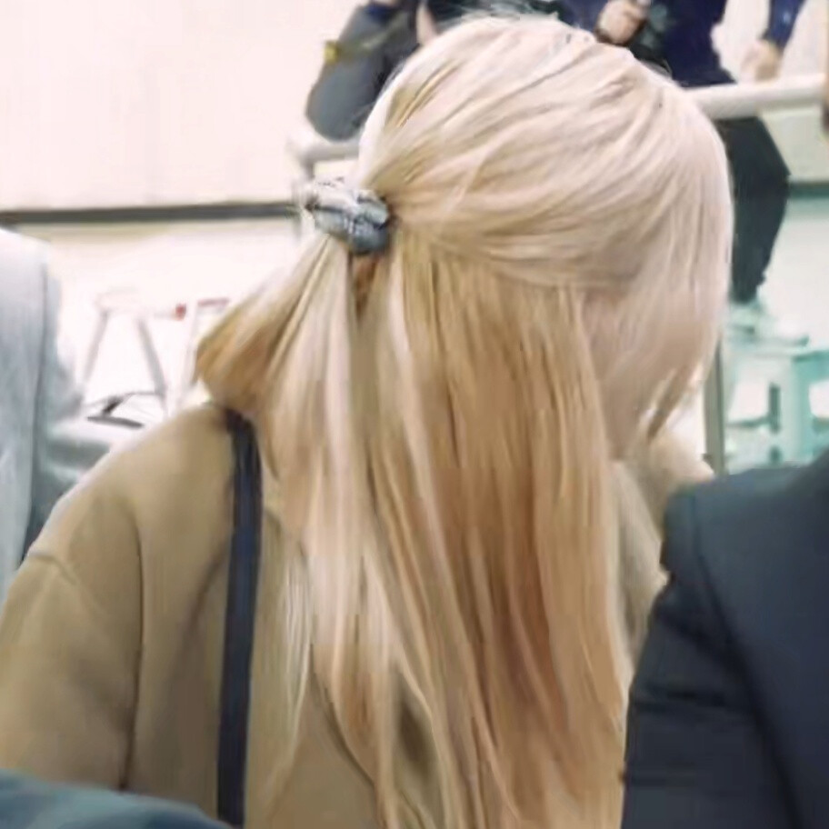 rose可二改
注明/小然睡了