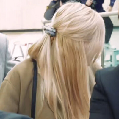 rose可二改
注明/小然睡了