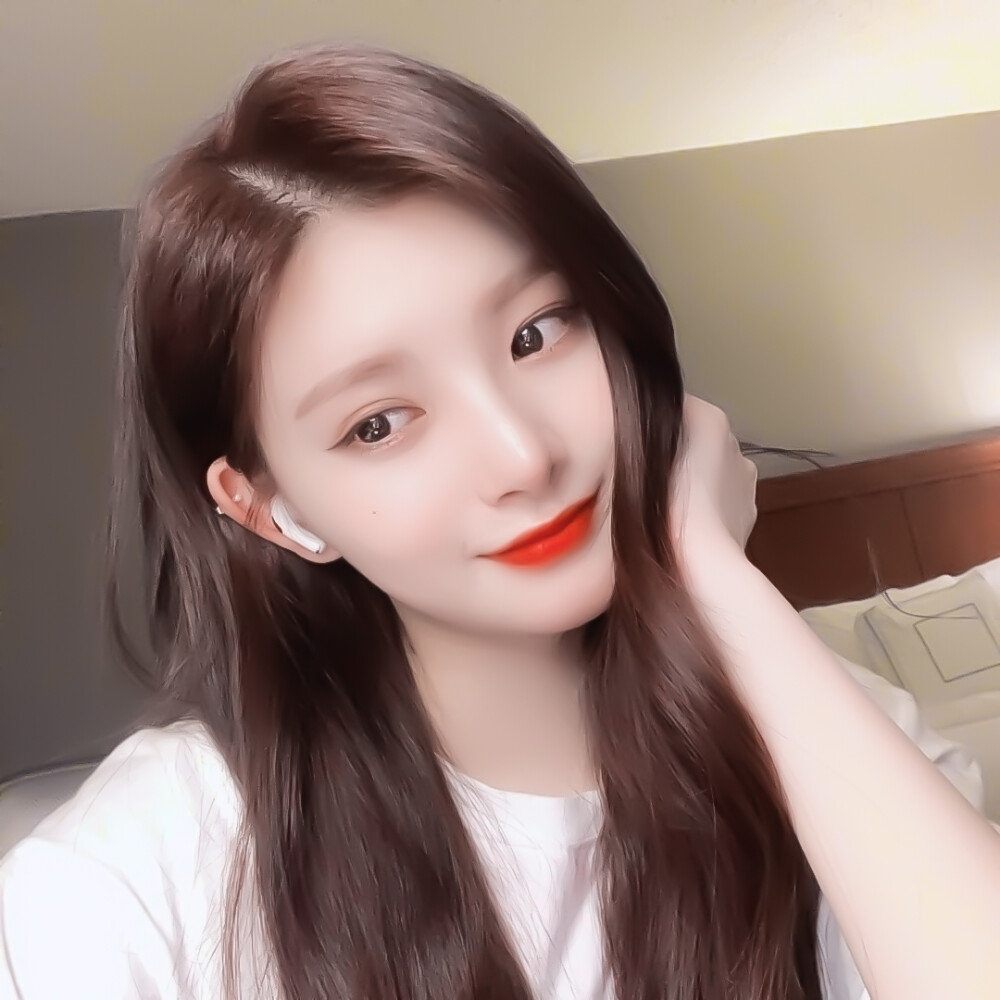  ◆ ◇ RED LIPSTICK