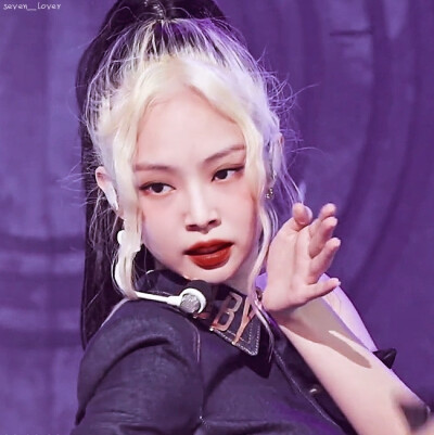 BLACKPINK_金智妮Jennie_
原截惊堂木.