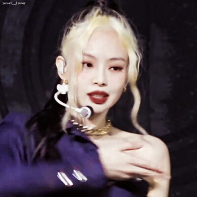 BLACKPINK_金智妮Jennie_
原截惊堂木.