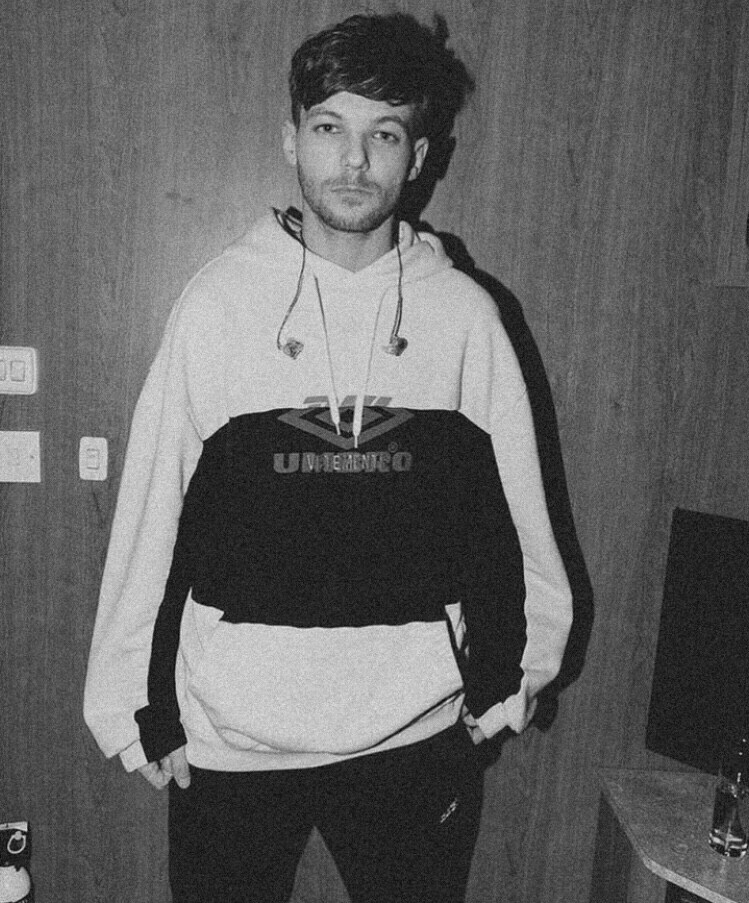 One direction
Louis Tomlinson
From PicsArt 