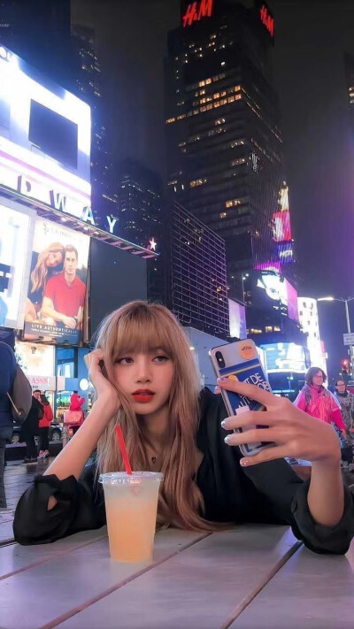 lisa搞怪手机壁纸图片