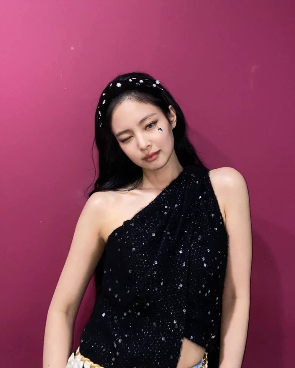 jennie 回归新造型