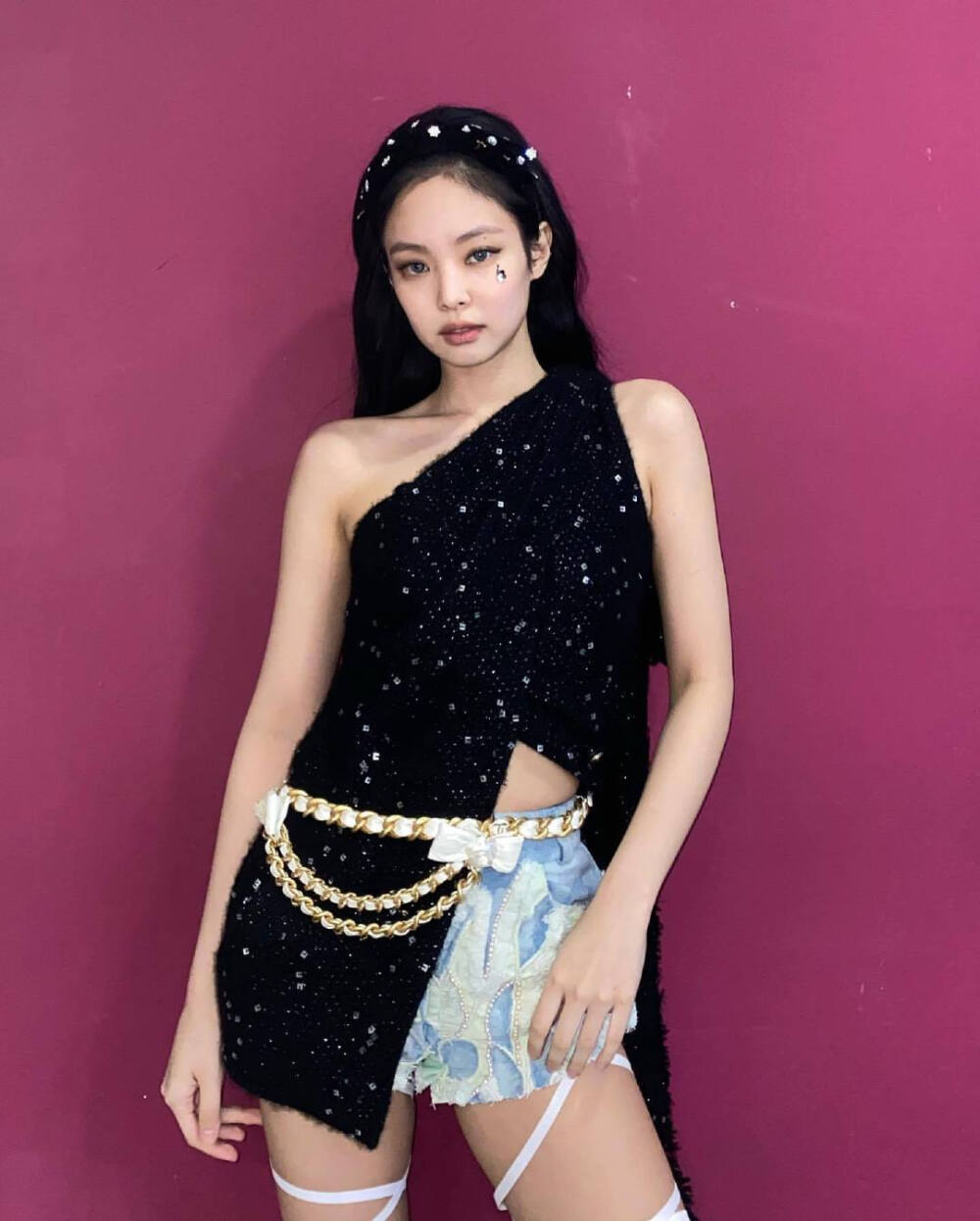 jennie 回归新造型