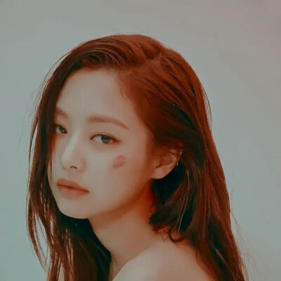 
Jisoo，Jennie