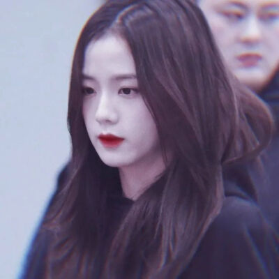 
Jisoo，Jennie