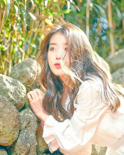 IU