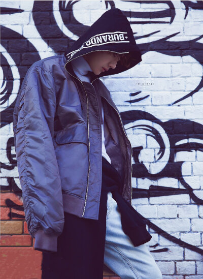 ［王一博高清壁纸无水印］众生皆苦唯有你是草莓味的～