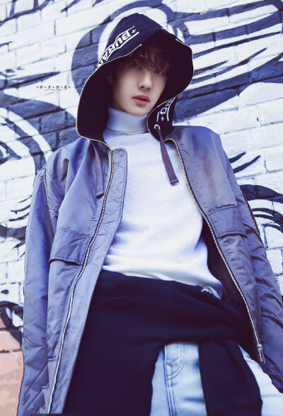 ［王一博高清壁纸无水印］众生皆苦唯有你是草莓味的～