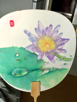 青莲

荷花画了4扇后，兔子太太问有没想过换个题材。好吧，开始画睡莲 ^_^