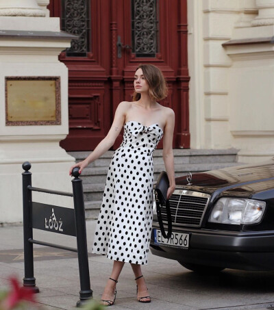 BY爱喝可乐的古娜小姐