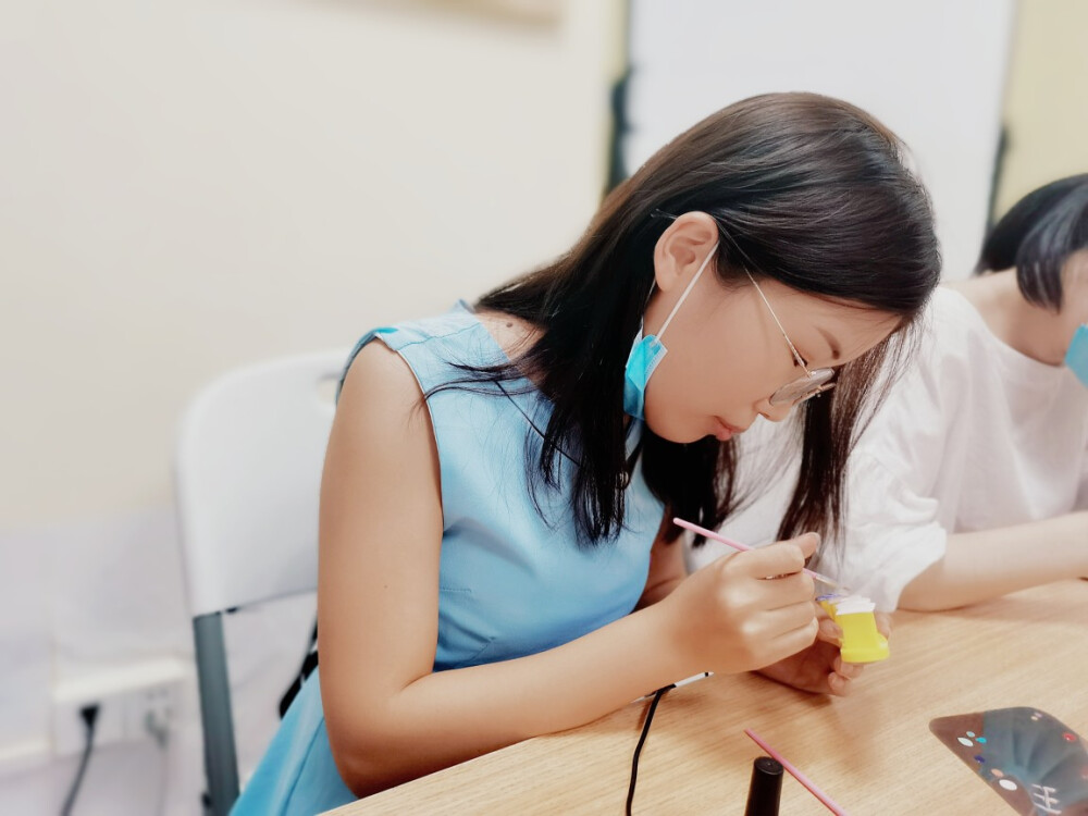 小山丘美甲❤️
认真学习的小仙女们最美！
第一次学习成品出来都很效果不错哦⭕️