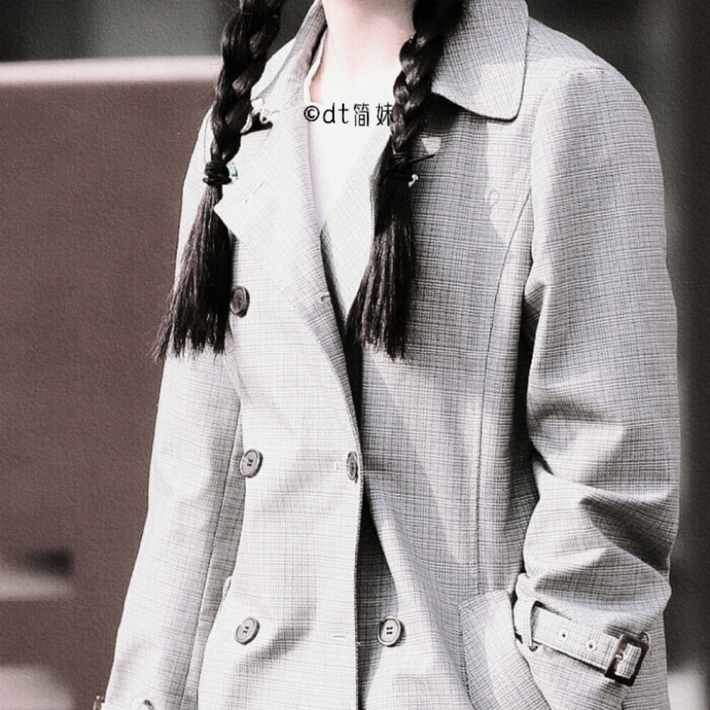 /你未必有万丈光芒，但你温暖有光./
莫寒 cr.心动轨迹|莫寒
二传©dt顾云槿/简媱/简妹.