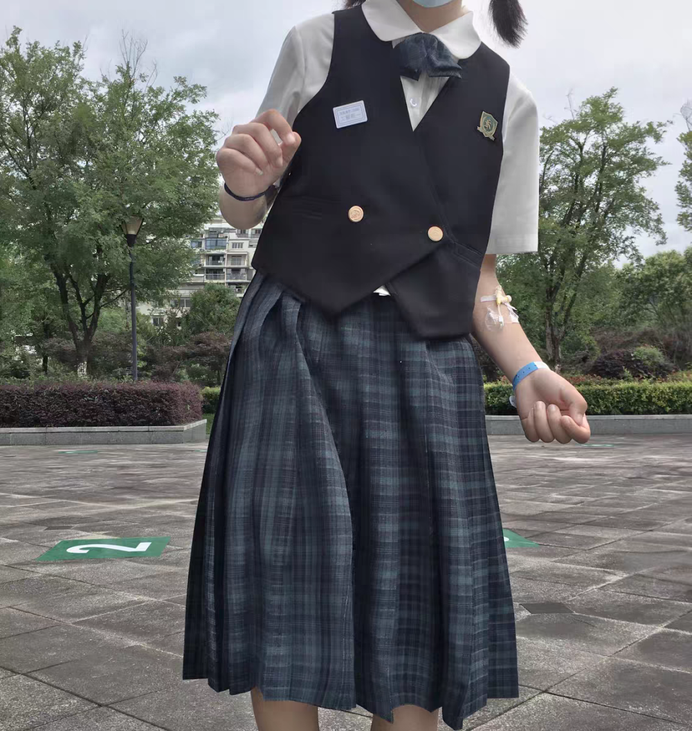 jk制服女生头像(海苔)