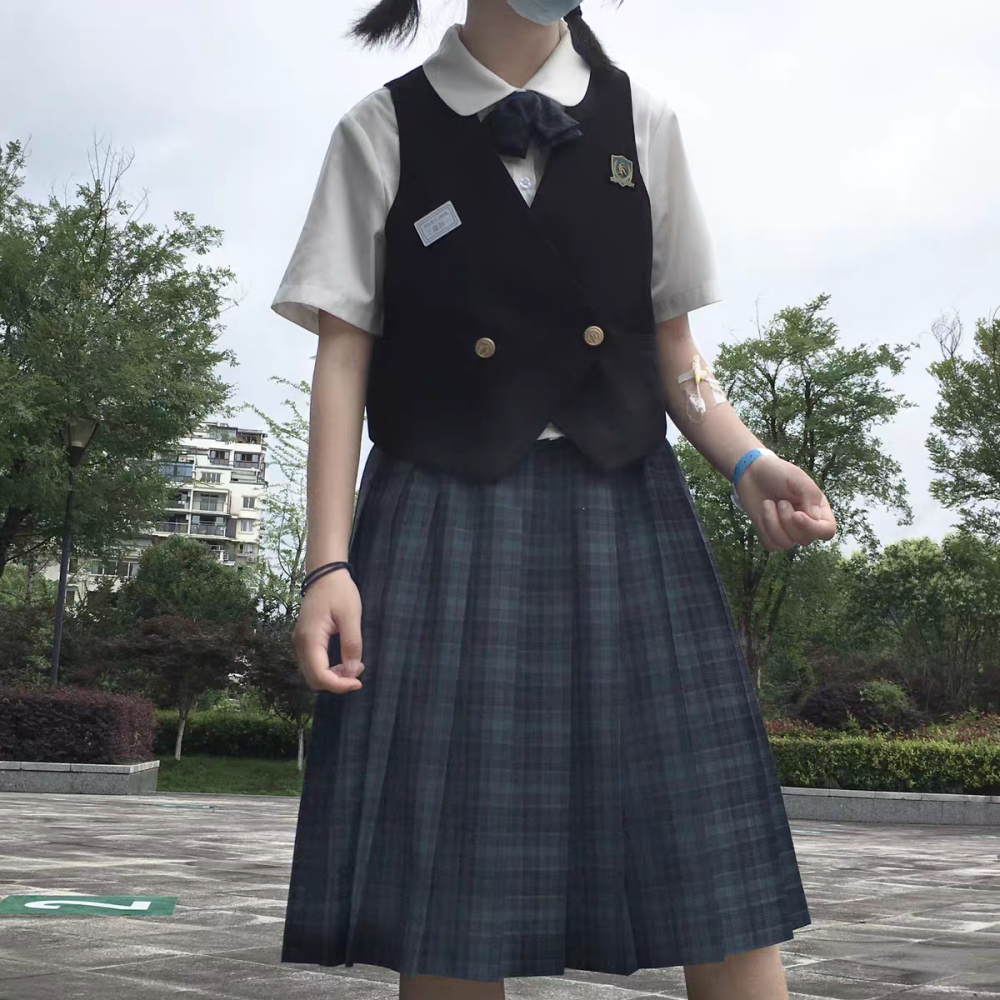 jk制服女生头像(海苔)