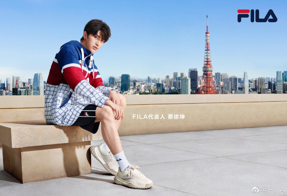 cr:FILA
蔡徐坤（FILA代言人~）