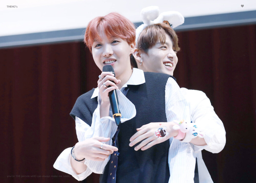 171008 Hoseok & Jungkook
cr. THEHO218