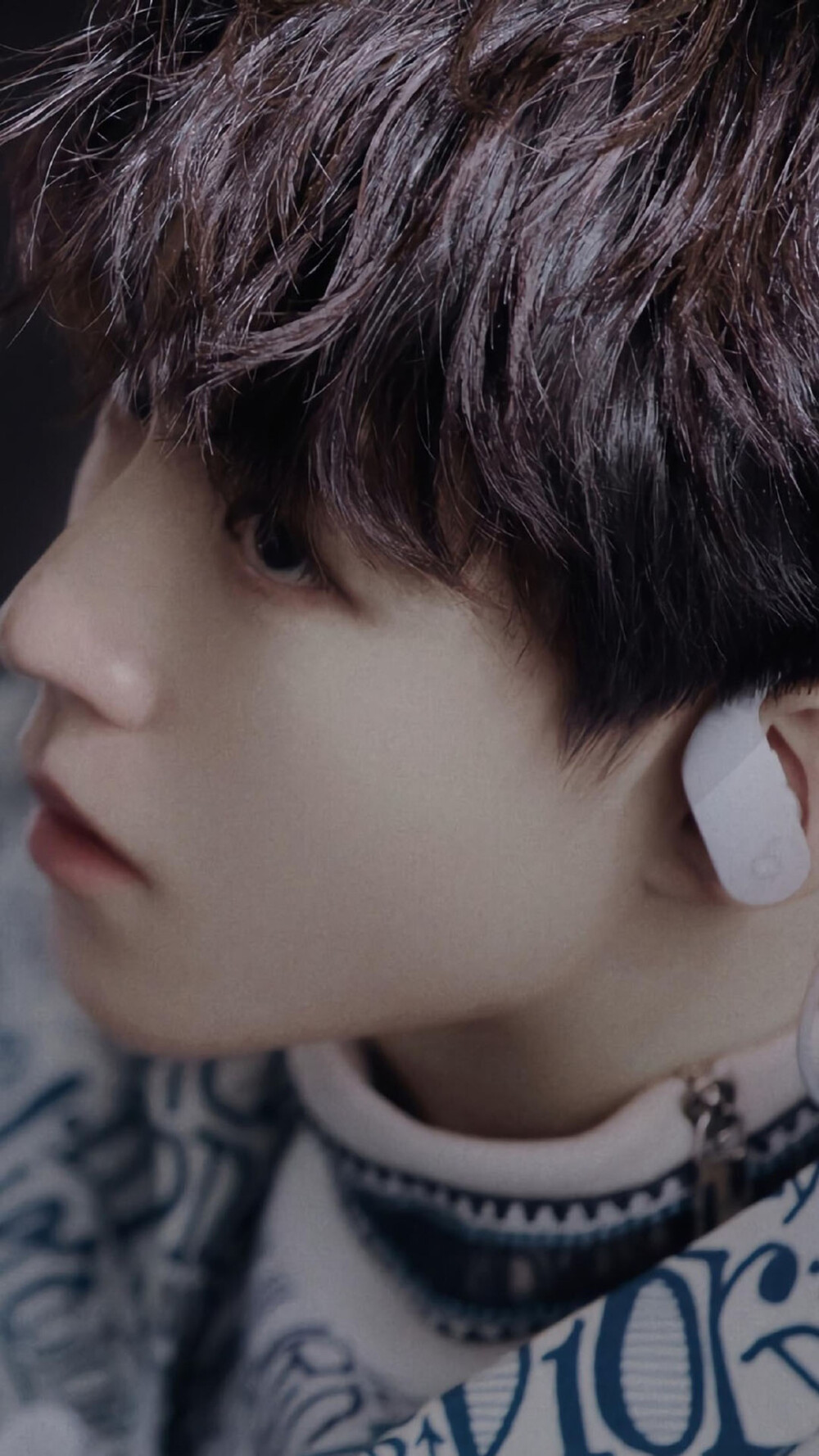 王俊凯帅气写真手机壁纸