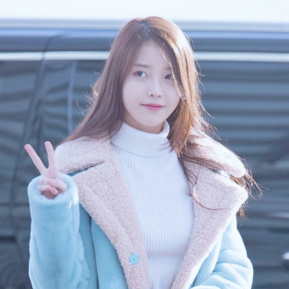 IU