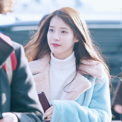 IU