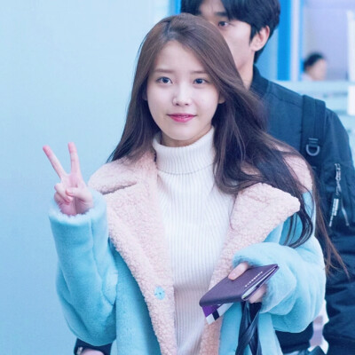 IU